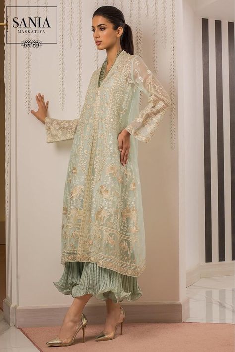 Sania Maskatiya, Organza Jacket, Newly Wed, Bridal Dresses Pakistan, Versatile Jacket, Desi Clothes, Embroidery Hand, Pakistani Bridal Dresses, Pakistani Bridal Wear