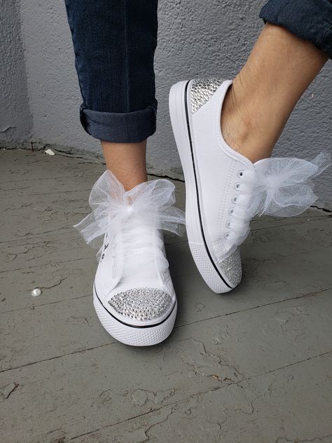 Wedding Converse Bride, Wedding Tennis Shoes, Bedazzled Shoes Diy, Bride Sneakers, Wedding Vans, Converse Tennis Shoes, Converse Wedding Shoes, Shoes Fashion Photography, Nike Vans