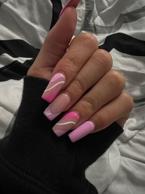 nail art with the initial “w” K Initial Nails, Long Nails, Stylish Nails, Pink Nails, Nail Ideas, Initials, Nail Designs, Nail Art, Nails