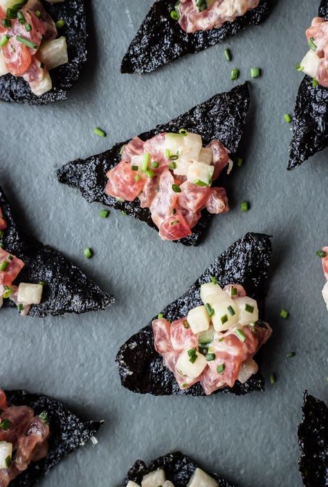 Nori Chips, Tuna Tartare, Elegant Appetizers, Easy Appetizer Recipes, Appetizers Easy, Finger Food, Appetizer Snacks, Mac And Cheese, Thyme