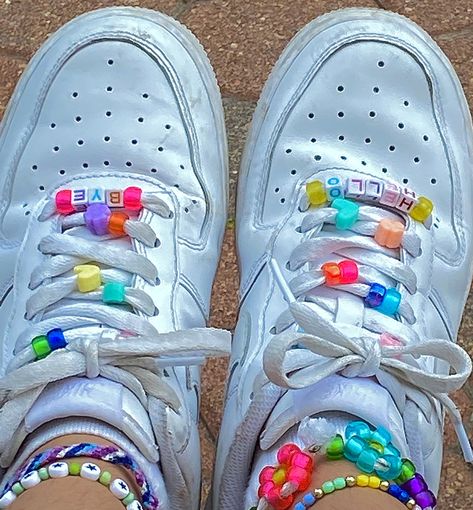 Beaded Laces On Shoes, Zuri Ross, Alt Shoes, Custom Shoes Diy, Bff Gifts Diy, Beaded Shoes, Bead Charms Diy, Aesthetic Shoes, How To Make Shoes