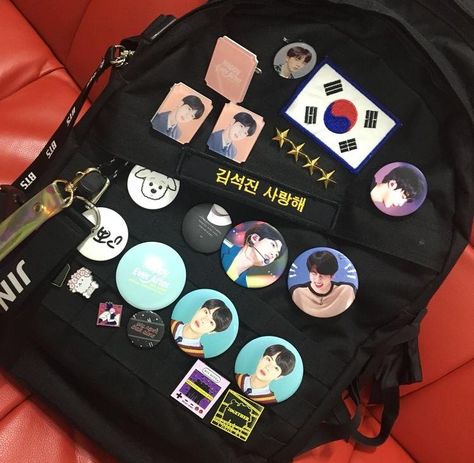 Mochila personalizados . Contactar al email alaigodofay@outlook.cl para màs información. 


Custom backpack. Contact email alaigodofay@outlook.cl for more information. Mochila Kpop, Bts Backpack, Bts Bag, Mochila Kanken, Bts Bracelet, V Chibi, Concert Bags, Bts Hoodie, Creative Gift Wraps