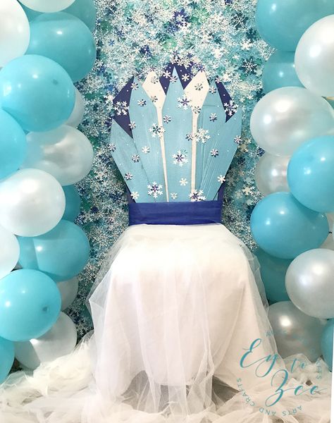 Chair for frozen themed party idea Ice Party Decorations, Frozen Party Decorations Diy, Frozen Diy Party Decorations, Diy Frozen Decorations, Frozen Decoration Ideas, Frozen Chair, Frozen Diy Party, Frozen Theme Party Decorations, Frozen Party Decor