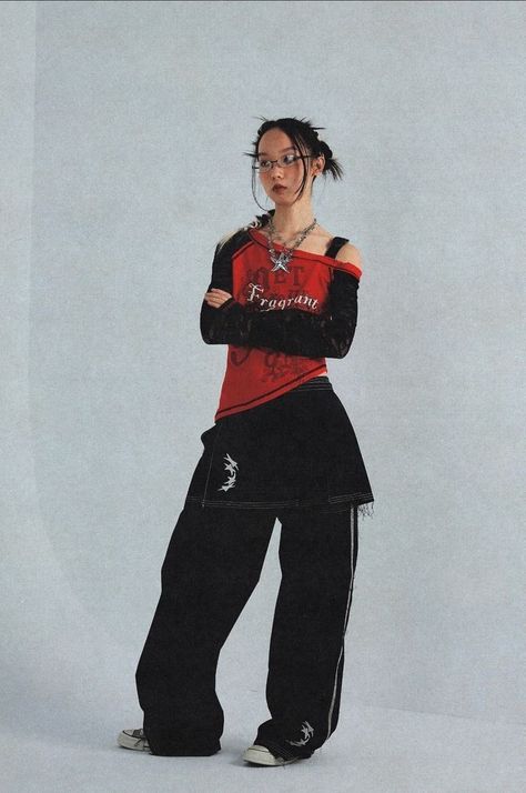 90s Japanese Fashion, 2000s Skirt, 2000s Japanese Fashion, Y2k Skirt, Belt Length, Style Japonais, Pants Length, Layering Outfits, Japanese Street Fashion