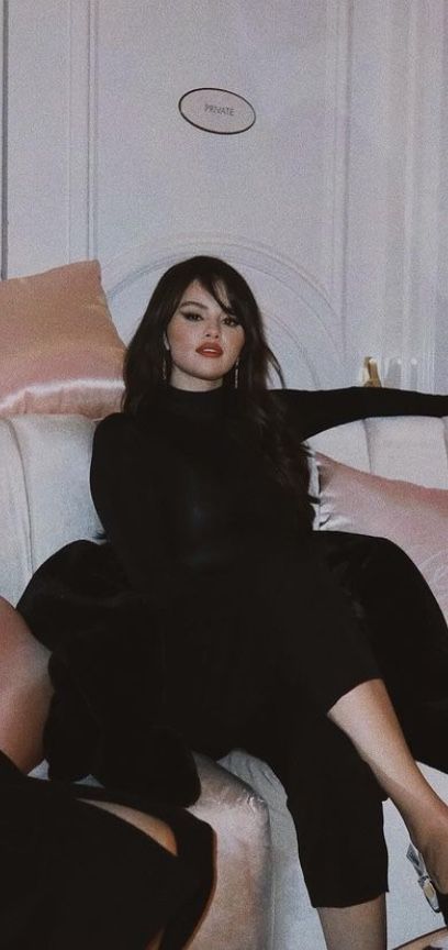 Selena gomez Selena Gomez Wallpaper, Selena Gomez Album, Look At Her Now, Selena Gomez Photoshoot, Selena Gomez Outfits, Selena Gomez Cute, Midsize Outfits, Selena Gomez Photos, Selena Gomez Pictures