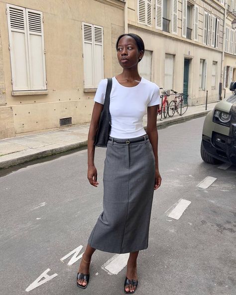 Grey Skirt Work Outfit, Business Luncheon Outfits For Women, Skirt Work Outfits Women, Grey Work Outfit, Grey Skirt Outfit, Summer Corporate, Elegant Skirt Outfits, Work Skirt Outfit, Sommer Strand Outfit