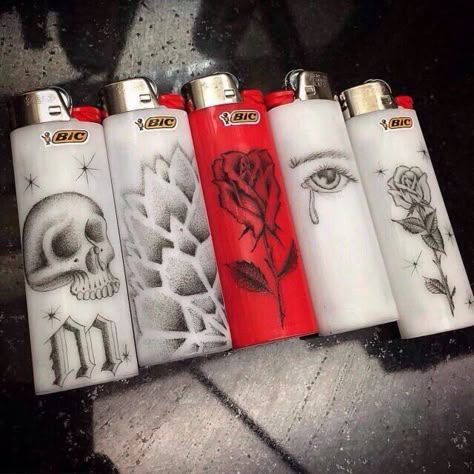 Lighter Paintings Ideas, Lighter Art, Power Rangers Cosplay, Custom Lighters, Tattoo Lettering Design, Light Em Up, Cholo Art, Cool Lighters, Kawaii Tattoo