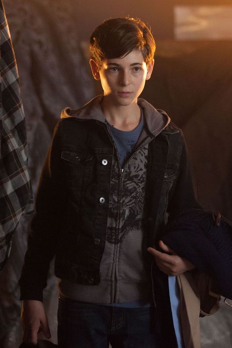 Gotham 1x10 - Bruce Wayne Bruce Wayne Gotham, Emma Stone Blonde, Gotham Season 1, Gotham Bruce, David Mazouz, Bruce And Selina, Gotham Cast, James Gordon, Camren Bicondova