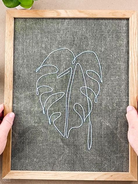 Easy DIY Line Art - TheNavagePatch.com Diy Boho Frame, Pen Art Ideas Easy, Glass Frame Painting, Picture Frame Upcycle, Paint Pen Art Ideas, Line Art Easy, Diy Line Art, Frame Upcycle, Diy Boho Wall Decor