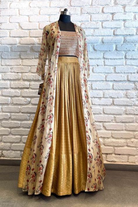 Mustard Lehenga, Label Anushree, Indian Wedding Reception Outfits, Gold Color Dresses, Organza Cape, Simple Lehenga, Desi Wedding Dresses, Long Gown Design, Lehenga Blouse Designs