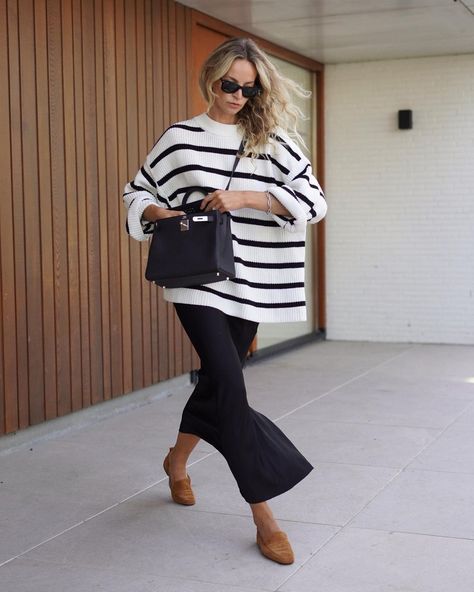 Anouk Yve on Instagram: “Last days of summer, absolute favorite moment of the year. Styletip: try a long flowy silk skirt with a big knit #dailystyle” Striped Sweater Outfit, Oversized Sweater Outfit, Parisienne Chic, Autumn Trends, Big Knits, Chic Chic, Fall Outfits For Work, Modieuze Outfits, Fashion People