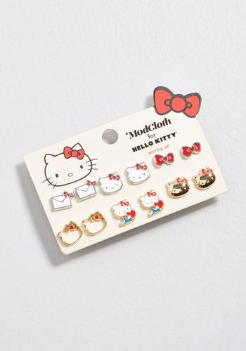 How To Clean Diamonds, Hello Kitty Earrings, Pop Culture Gifts, Hello Kitty Jewelry, Hello Kitty Items, Hello Kitty Pictures, Kitty Wallpaper, Hello Kitty Collection, Girly Jewelry