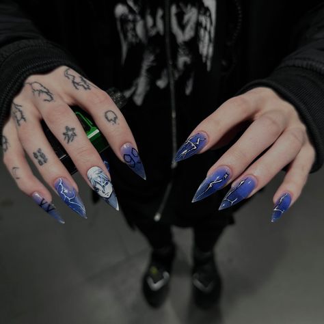 nails killua zxc anime hxh Killua Nails Acrylic, Killua Nails Design, Hunter Hunter Nails, Nail Designs Fire, Chrollo Nails, Hunter X Hunter Tattoo Killua, Killua Nails, Hisoka Nails, Hunter X Hunter Nails