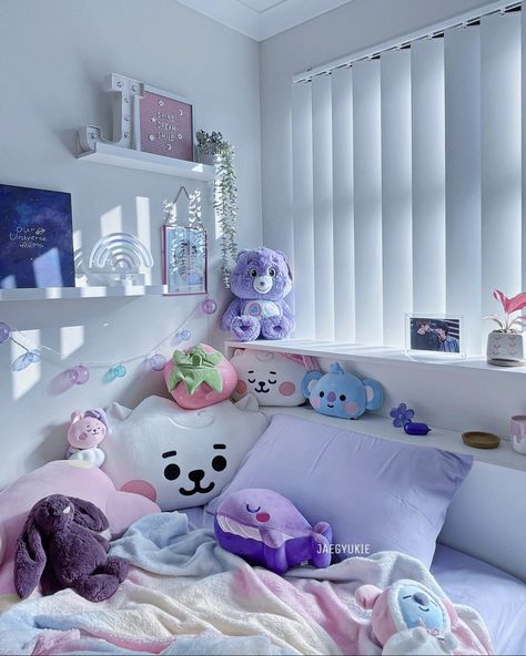 Army Bedroom, Anime Bedroom Ideas, Deco Room, Room Organization Bedroom, Army Room Decor, Kpop Room, Army Room, Aesthetic Room Ideas, Pinterest Room Decor