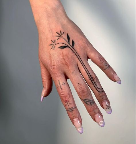 Finger To Arm Tattoos, Nature Hand Tattoos For Women, Whimsical Wrist Tattoo, Finger Line Tattoo, Symmetrical Hand Tattoo, Small Flower Finger Tattoo, Small Symmetrical Tattoo, Earthy Hand Tattoos, Hand Tattoo Flower