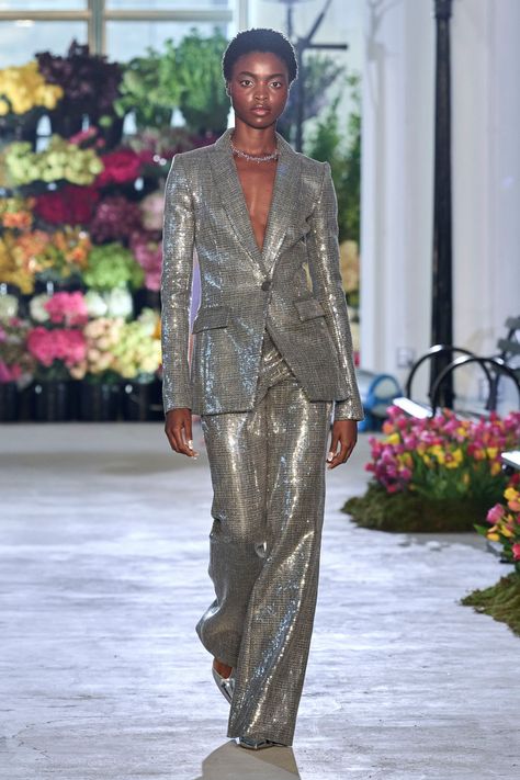 Pamella Roland S/S 2023 - Pamella Roland S23 - 39 Sequin Suit, Spring Fashion Chic, Pamella Roland, Sequin Pants, Metal Fashion, Blazer Set, Twill Jacket, Blazer Designs, Spring 2023