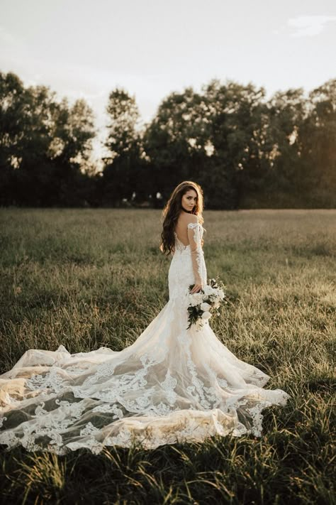 Bridal Portrait Ideas, Wedding Photo Poses, Wedding Portrait Poses, Bride Pictures, Bridal Photography Poses, Bride Photoshoot, Bridal Photo, Bridal Pictures, Wedding Picture Poses