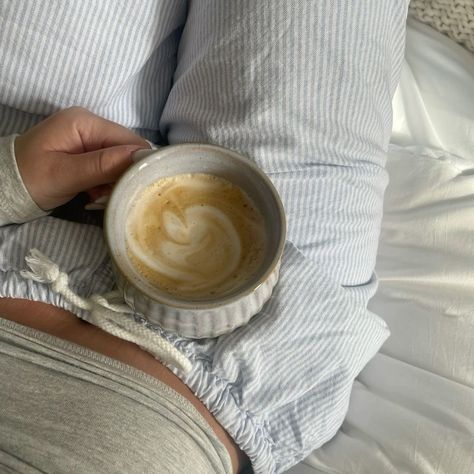 🧸 slow mornings cuddling with my toddler and drinking homemade lattes brought to you by my online business that brings in enough income that i am able to be a stay at home mom 🤍 so grateful to this lifestyle and to my amazing clients and customers who trust in and support the products i lovingly created to uplift my community 🌸 happy tuesday lovelies, may your day be productive and sweet! my dms are always open for support and questions about how you can achieve this as well 🫶🏻 Coffee At Home Aesthetic, Clean Girl Pfp, Coffee In Bed Aesthetic, Coffee Pajamas, Morning Coffee Aesthetic, Coffee Mornings, Sunday Morning Coffee, Morning Cuddles, Striped Linen Pants