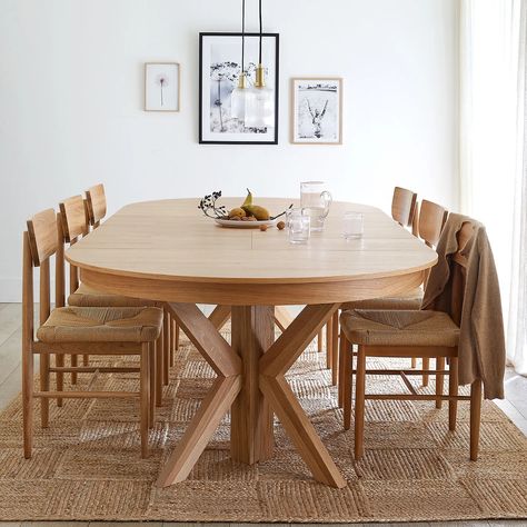 Table ronde extensible 10 personnes : les plus beaux modèles Round Oak Dining Table, Jute Carpet, Oak Chair, Table Extensible, Table Ronde, Oak Dining Table, Table Seating, Woven Paper, Create Space