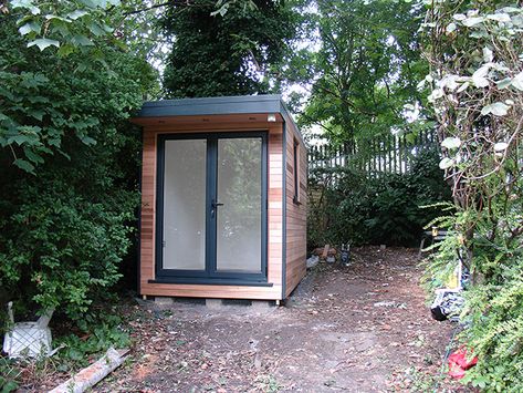 eDEN-Think-Tank-1.1 Small Garden Studio, Small Garden Office Ideas, Small Garden Office Shed, Diy Garden Office, Small Garden Cabin, Small Garden Rooms, Small Garden Room, Garden Office Ideas, Small Garden Office