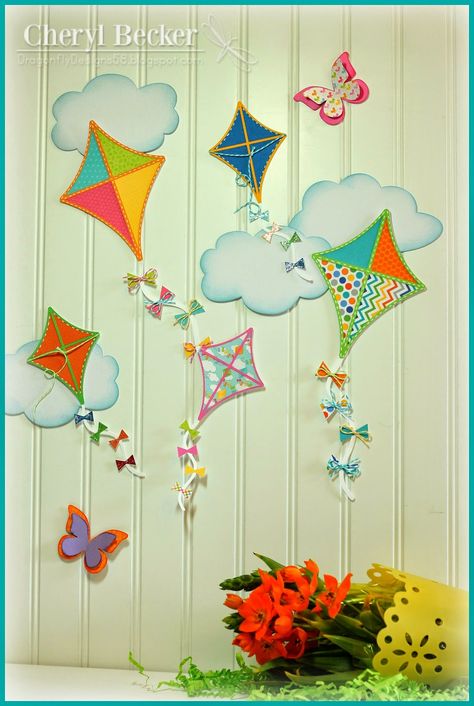 Diy Kite Decorations, Kite Decoration, Diy Kite, Kites Craft, Preschool Room, Kite Designs, Go Fly A Kite, Paper Wall Hanging, Paper Flower Crafts