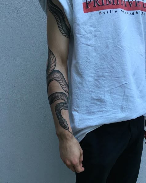 Snake Arm Sleeve Tattoo For Men, Snake Around Arm Tattoo, Black Snake Tattoo, Around Arm Tattoo, Cobra Tattoo, Tattoo Snake, Serpent Tattoo, Snake Tattoo Design, Tattoo Style Drawings