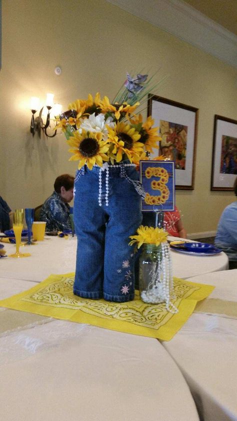 Denim Theme Party Decorations Blue Jeans, Denim And Diamond Table Decor, Blue Jean Table Decorations, Blue Jean Centerpieces, Denim And Diamonds Decorations Ideas, Denim And Boots Party Ideas, Denim And Pearls Party Decorations, Denim And Diamonds Decor, Denim Centerpiece Ideas