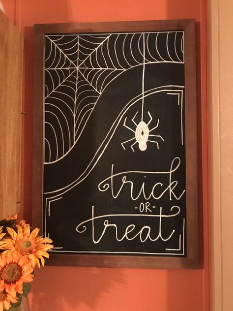 Halloween Chalkboard Sign, Halloween Chalkboard Ideas Chalk Art, Fall Chalkboard Ideas Easy, Halloween Chalkboard Art Easy, Chalk Sign Ideas, Liquid Chalk Art, October Chalkboard Art, Halloween Chalkboard Ideas, October Chalkboard