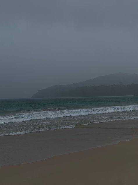 Beach In The Rain, Rainy Beach Photos, Rainy Winter Aesthetic, Rainy Summer Aesthetic, Beach Rain Aesthetic, Foggy Beach Aesthetic, Stormy Beach Aesthetic, Rainy Beach Aesthetic, Winter Beach Aesthetic