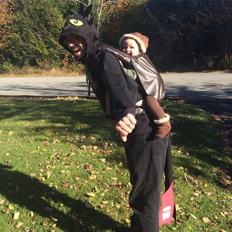 Erin Smith on Instagram: "Hiccup and toothless. #halloween #ErgobabyHalloween #babywearing #babywearinghalloween #costume #babywearingdad #hiccup #howtotrainadragon #toothless" Hiccup And Toothless Costume, Hiccup Halloween Costume, Diy Hiccup Costume, Httyd Halloween Costumes, Hiccup Cosplay Diy, Hiccup Haddock Cosplay, Toothless Costume, Erin Smith, Hiccup And Toothless