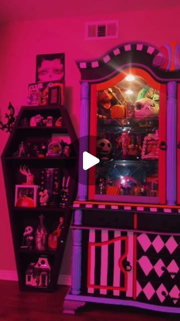 Gothic & Witchy Vibes on Instagram: "Tim Burton artroom 🖤  Follow @childrenofthenight9 for more  🎥 @sarabeccav on TT  #timburton #homedecor #gothic #gothicdecor #gothichome #gothicaesthetic #spookydecor" Tim Burton Themed Bedroom, Tim Burton Themed Room, Tim Burton Room Ideas, Tim Burton Bedroom, Tim Burton Room, Bedroom Goth, Tim Burton Decor, Gothic Aesthetic, Gothic Decor