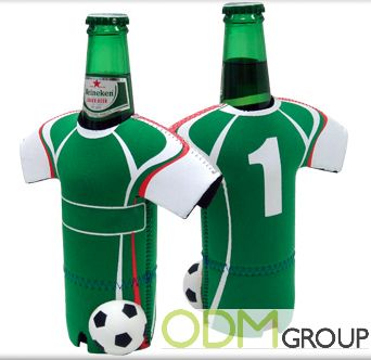 Soccer Merchandise Ideas, Football Merchandise Ideas, Beer Ideas, Soccer Pro, Museum Branding, Drinks Packaging Design, Gaming Merchandise, Green Drinks, Soccer Gifts