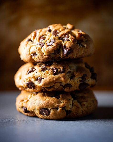 Easy Cookies Recipes, Levain Cookie Recipe, Levain Cookies, Chocolate Chip Walnut Cookies, Levain Bakery, Cookies From Scratch, Walnut Cookies, Recipes Chocolate, Chocolate Cookie Recipes