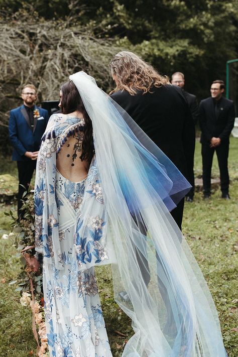 Rural & Free-Spirited, 1970s Themed Wedding · Rock n Roll Bride Blue Boho Wedding, Dresses Fairytale, Wedding Needs, Unconventional Wedding, Romantic Boho, Rock N Roll Bride, Princess Wedding Dresses, Bohemian Hippie, Dresses Lace