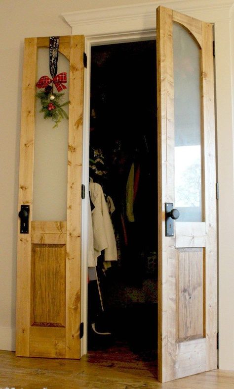 Diy Interior French Doors, Diy French Doors, Deur Makeover, Paint Tricks, Old Closet Doors, Closet Door Makeover, Modern Laundry, Closet Remodel, Dressing Area