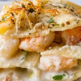 Alyssa Rivers | The Recipe Critic on Instagram: "Seafood lasagna is bursting with all your favorite seafood flavors baked together in one pan! You will love the crab, scallops, and shrimp nestled in between cheesy lasagna layers and smothered in a delicious white sauce.⁠ ⁠ You can find the instructions and full recipe linked in my bio @alyssa_therecipecritic or on my website therecipecritic.com by searching for "Seafood Lasagna"" Lasagna Seafood, Shrimp Lasagna, Lasagna Layers, Scallops And Shrimp, Crab Bake, Seafood Lasagna Recipes, Cheesy Lasagna, Seafood Lasagna, Special Meals