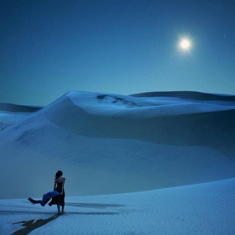 Arabian Nights Aesthetic, Desert Aesthetic, Mystery School, Photographs Of People, Arabian Nights, Night Aesthetic, Blue Aesthetic, Love Is Sweet, Fantasy World