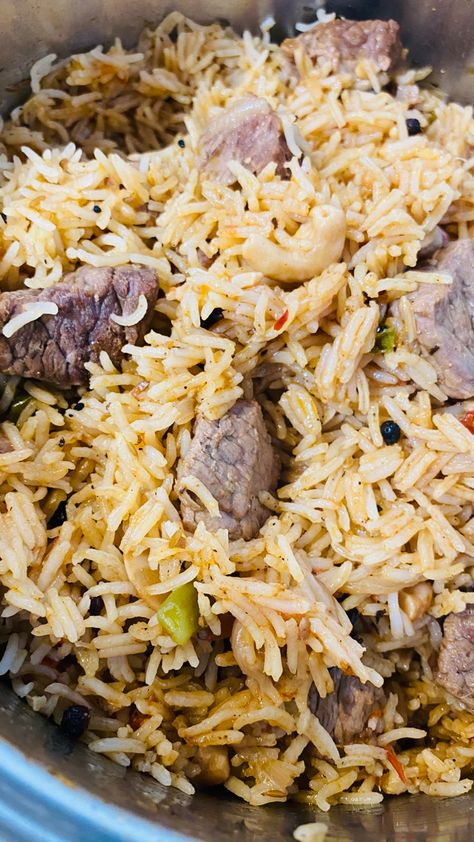 Beef pulao Pulao Snap, Beef Pulao, Beef Biryani, Rice Meals, Pakistani Dishes, Beef Rice, Pulao Recipe, Food Crush, Ariel Winter