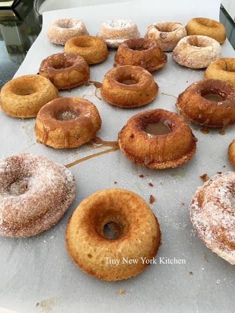 Plain Baked Donuts With Donut Pan, Baked Cake Donuts With Donut Pan, Plain Cake Donuts Baked, Old Fashioned Plain Donut Recipe, Baked Old Fashioned Donut Recipe, Plain Donut Recipe, Cake Donut Recipe Baked, Old Fashioned Doughnuts Recipe, Donut Pan Recipe