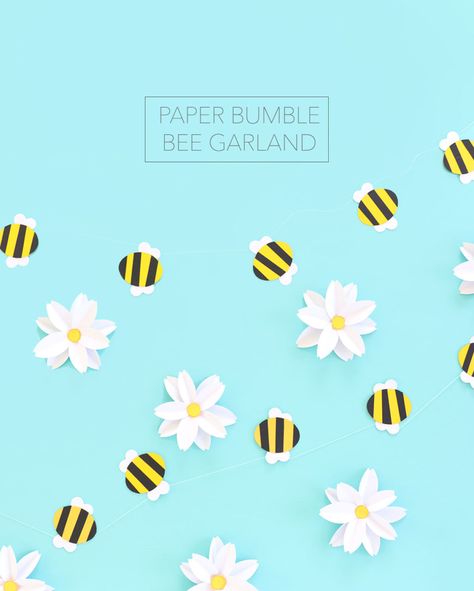 Ring in the spring with this easy to make paper bumble bee garland that uses paper and just a few other basic supplies! Spring Diy Garland, Paper Bees Diy, Diy Bee Birthday Decor, Bee Garland Diy, Diy Bee Decorations, Bee Paper Craft, Paper Bumble Bee, Paper Mache Bumble Bee, Bumble Bee Construction Paper