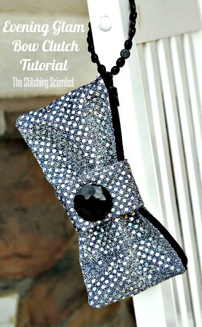 Evening Bow Clutch Tutorial Clutch Sewing, Clutch Tutorial, Sac Diy, Bow Clutch, Diy Clutch, Sewing Tutorials Free, Bag Patterns To Sew, Sewing Projects For Beginners, Purse Patterns