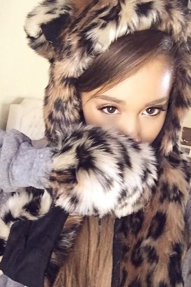 Santa tell me if you're really there. Don't make me fall in love again if you won't be here next year~ Ariana Grande Ariana Grande Selfie, Ariana Grande 2014, Ariana Grande Cute, Ariana Grande Style, Ariana Grande Photos, Ariana Grande Pictures, Ariana G, Cat Valentine, Eternal Sunshine