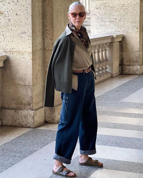 Linda Wright (@lindavwright) • Instagram photos and videos Linda V Wright, Linda Wright Style, Gentlewoman Style, Leather Birkenstocks, Linda Wright, Boyfriend Jeans Outfit, Senior Fashion, Week In Paris, Loden Green