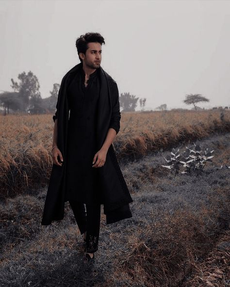 Softboy Aesthetic, Men Aesthetic Outfits, Dp For Boys, Vintage Shoot, Male Aesthetic, Handsome Italian Men, Bilal Abbas Khan, Wedding Kurta For Men, Bilal Abbas