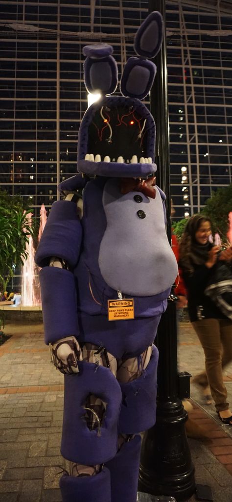 Fnaf Cosplay Costumes, Fnaf Animatronics Cosplay, Withered Bonnie Costume, Fnaf Suit Cosplay, Freddy Fazbear Costume, Withered Bonnie Cosplay, Fnaf Cosplay Bonnie, Fnaf Fursuit, Fnaf Costume Ideas