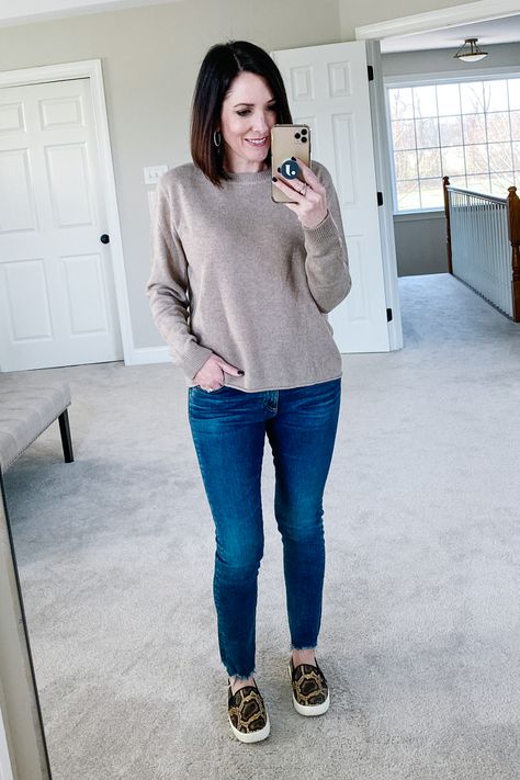 A 40-something suburban mom of three teenagers shares everyday outfits and how to stay stylish without being a slave to fashion! Suburban Mom Outfit, Black Cashmere Turtleneck, Suburban Mom, Haircut Inspo, Jolynne Shane, Mom Of Three, Outfit Ideas For Women, Casual Tie, Fashion For Women Over 40