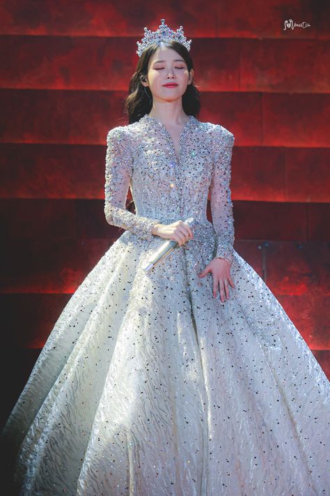 Iconic Kpop Outfits, Iu Queen, Iu Photos, Abandoned Palace, Iu Dress, Iu Concert, Stage Outfits Ideas, Gucci Beauty, Wedding Gown Dress