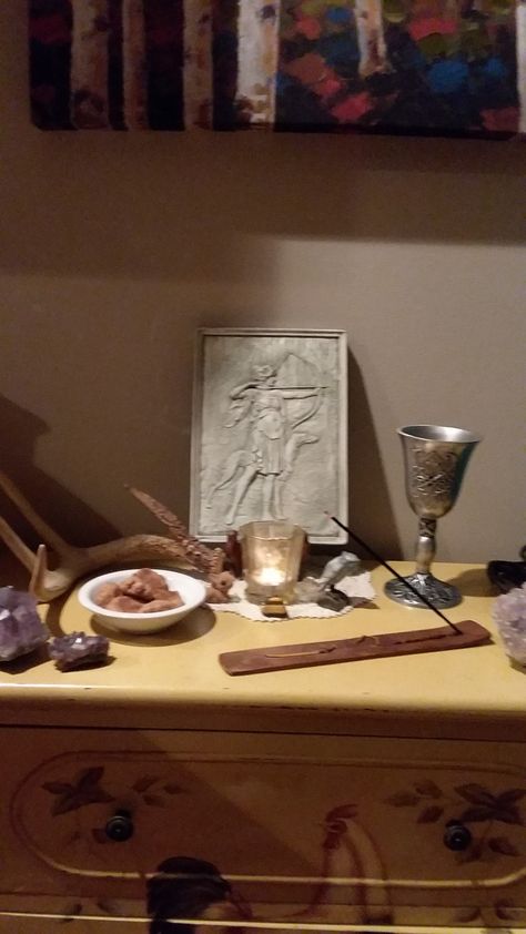 My altar for Roman Goddess  Diana for Diana's Day Aug 13th. Offerings of cakes, wine & incense Jupiter Altar, Diana Altar, Artemis Altar Ideas, Demeter Altar, Artemis Altar, Forest Fairy Aesthetic, Mystical Decor, Goddess Diana, Altar Space