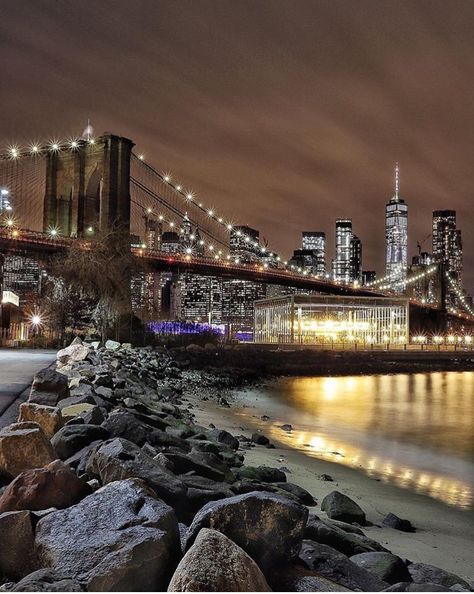 DUMBO, NYC! Dumbo New York Photography, Dumbo New York, Dumbo Apartment, New York Sightseeing, Photo Ideas Men, Dumbo Nyc, Nyc Photo Ideas, Aesthetic Views, Nyc Fall