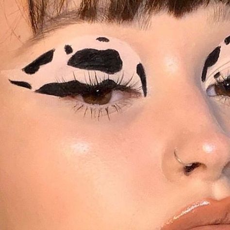 Indie Makeup, White Makeup, Alternative Makeup, Makijaż Smokey Eye, Edgy Makeup, Makeup Eye Looks, Creative Eye Makeup, Creative Makeup Looks, Maquillage Halloween